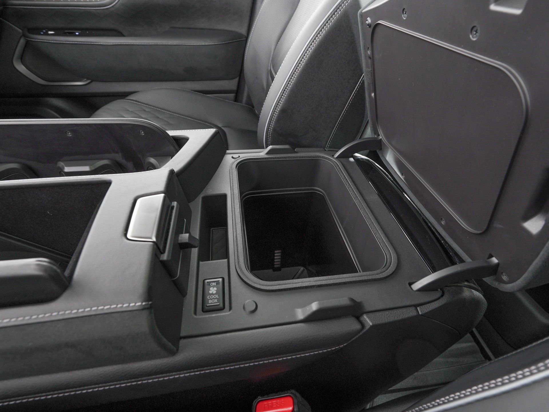 Used 2025 INFINITI QX80 Autograph AWD/4WD image 32