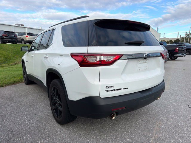Used 2021 Chevrolet Traverse LT w/ LPO, Blackout Package AWD/4WD image 4