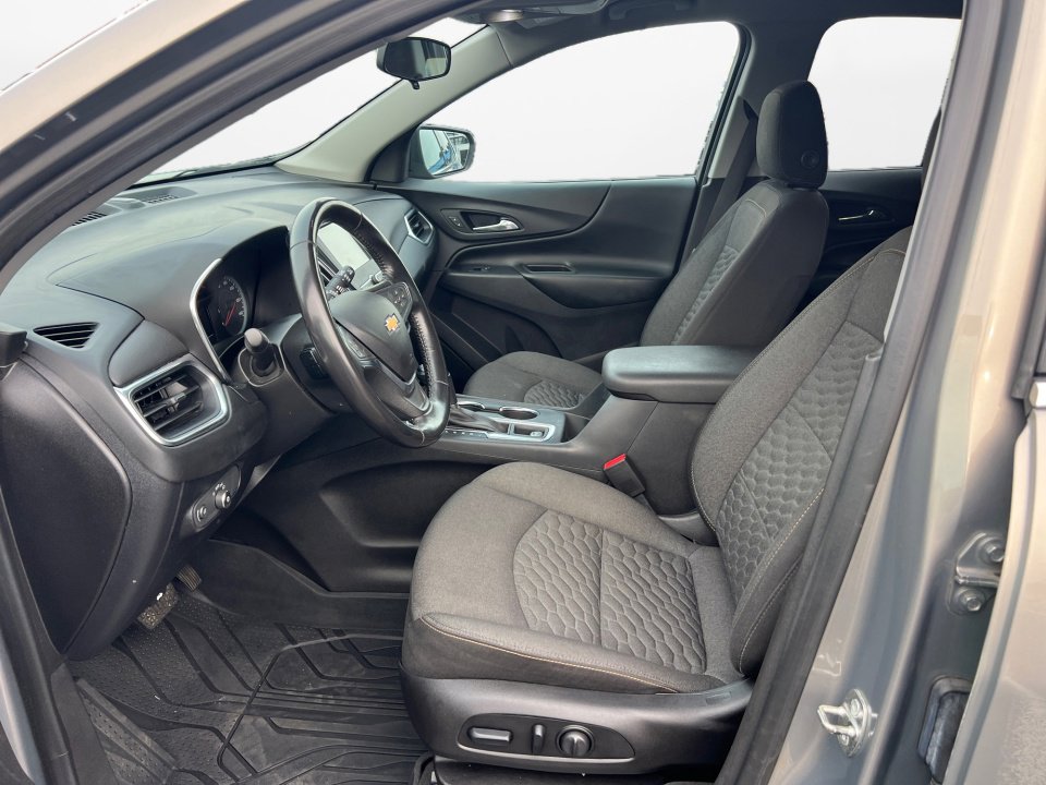 Used 2018 Chevrolet Equinox LT image 11