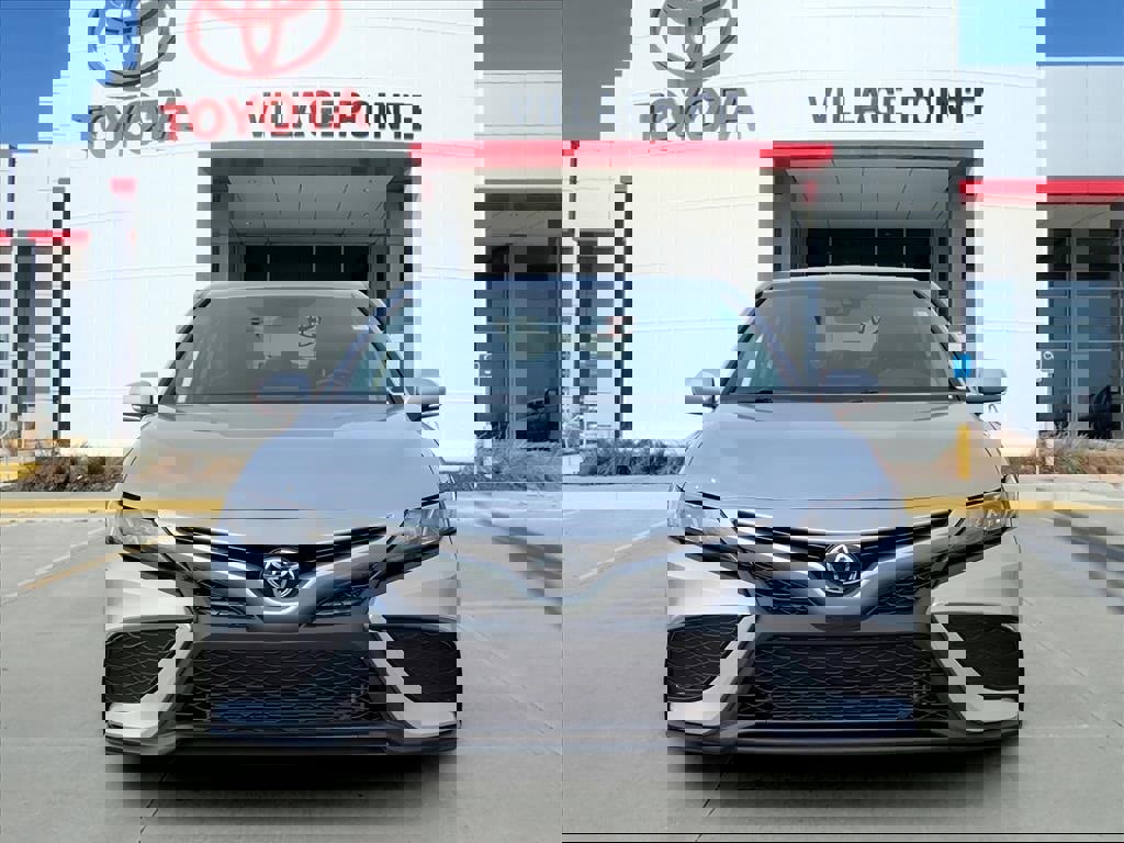 Certified 2023 Toyota Camry SE image 9