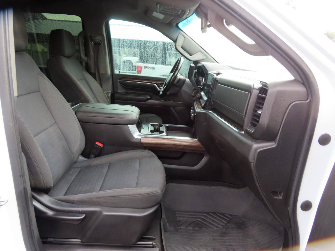 Used 2024 Chevrolet Silverado 2500 LT AWD/4WD image 44
