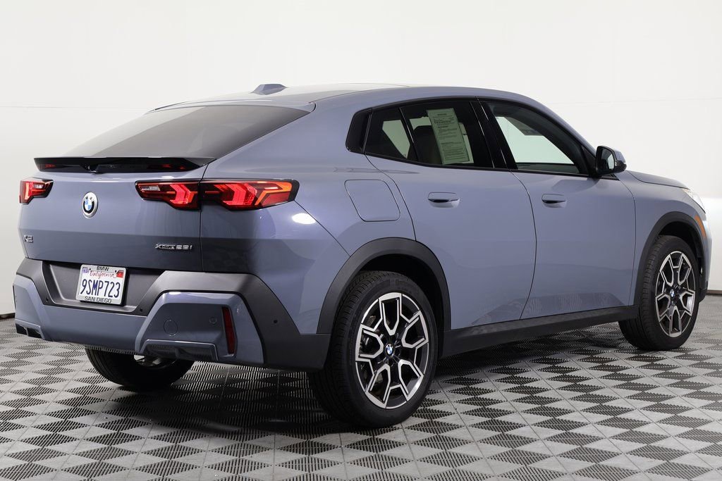 Certified 2025 BMW X2 xDrive28i w/ Technology Package image 4