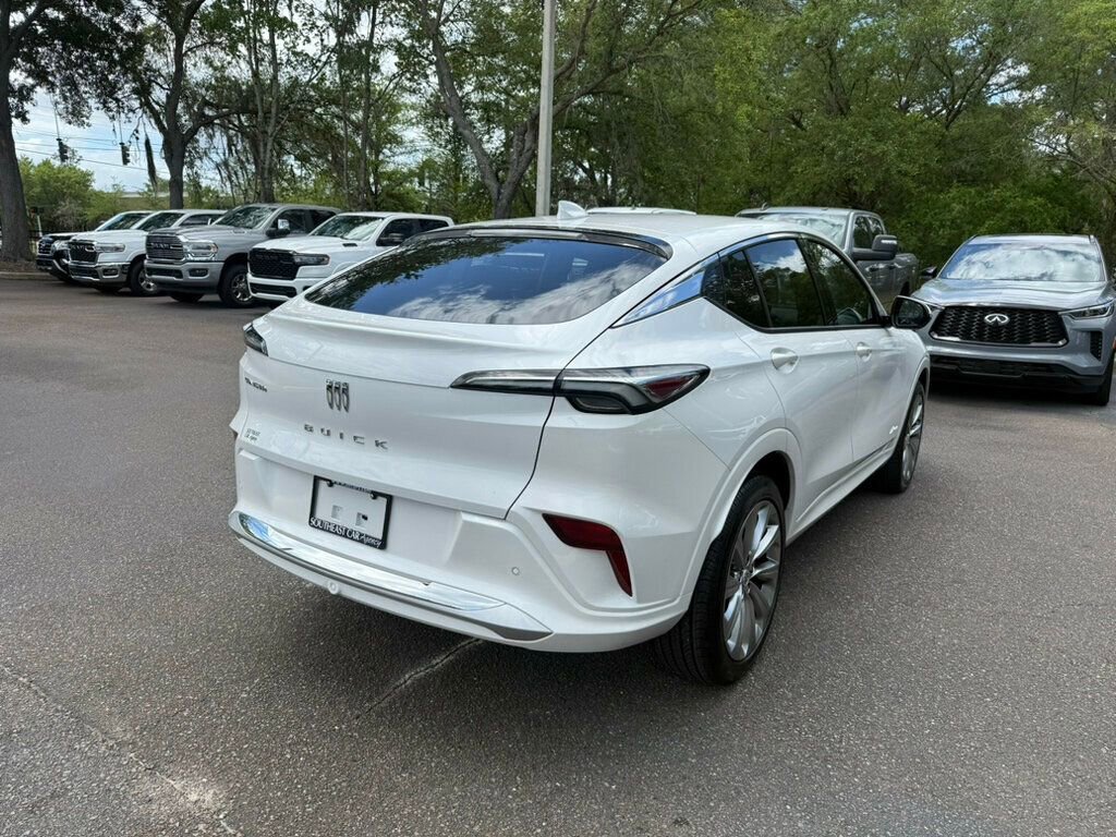 Used 2026 Buick Envista Avenir FWD image 11