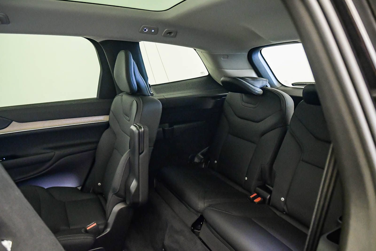 Certified 2026 Volvo EX90 Plus AWD/4WD image 19