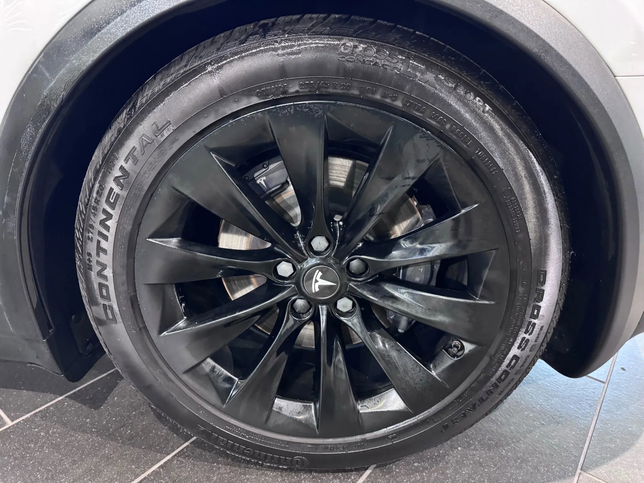 Used 2016 Tesla Model X 90D image 41