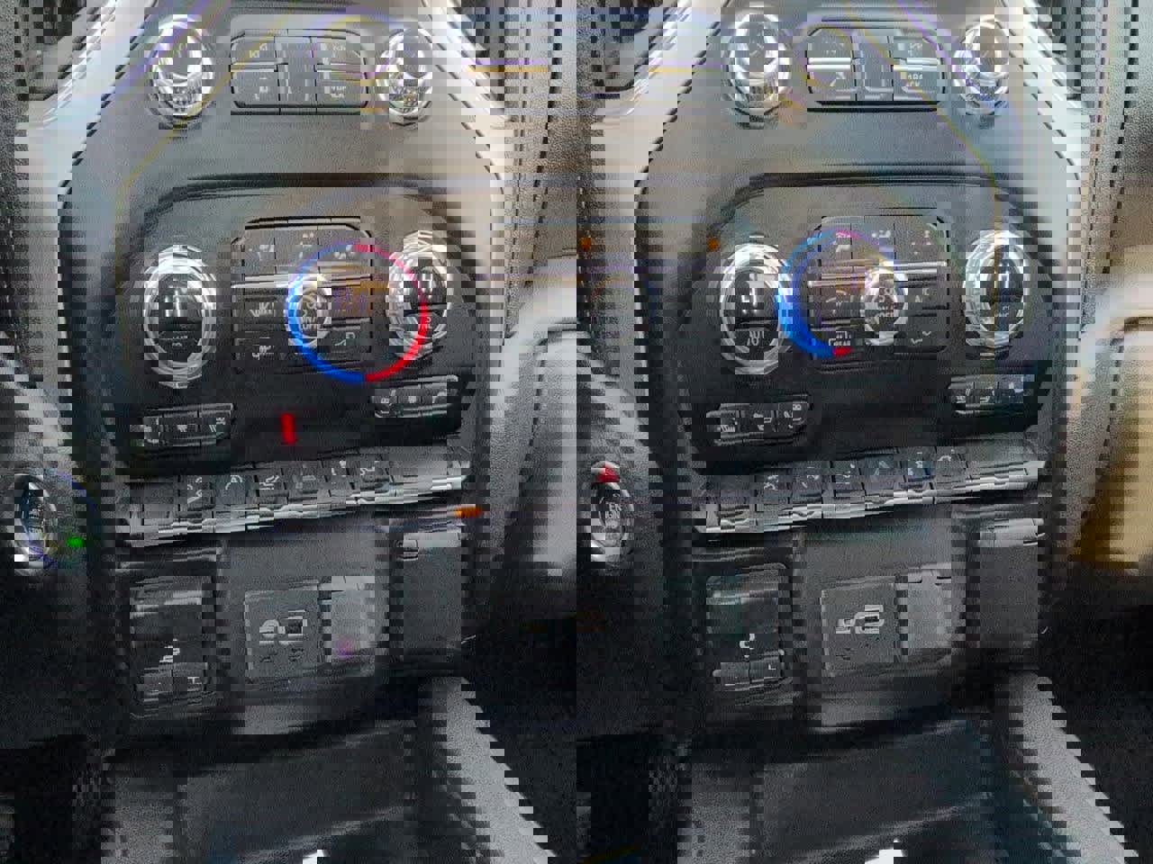 Used 2019 GMC Sierra 1500 SLT image 29