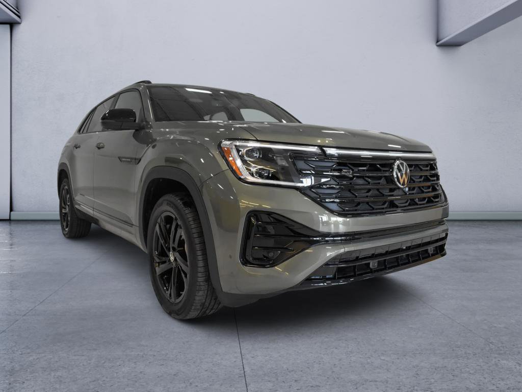 Used 2025 Volkswagen Atlas Cross Sport SEL R-Line AWD/4WD image 7