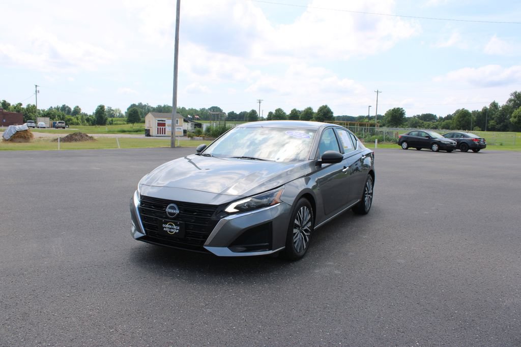 Used 2024 Nissan Altima 2.5 SV FWD image 4