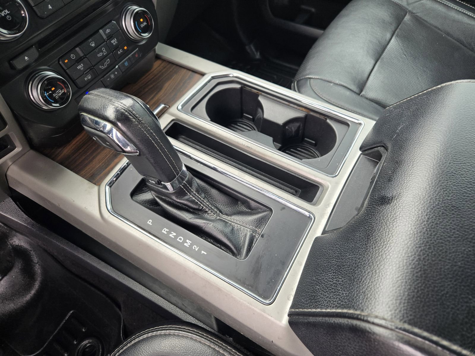 Used 2016 Ford F150 Lariat w/ Equipment Group 502A Luxury AWD/4WD image 18