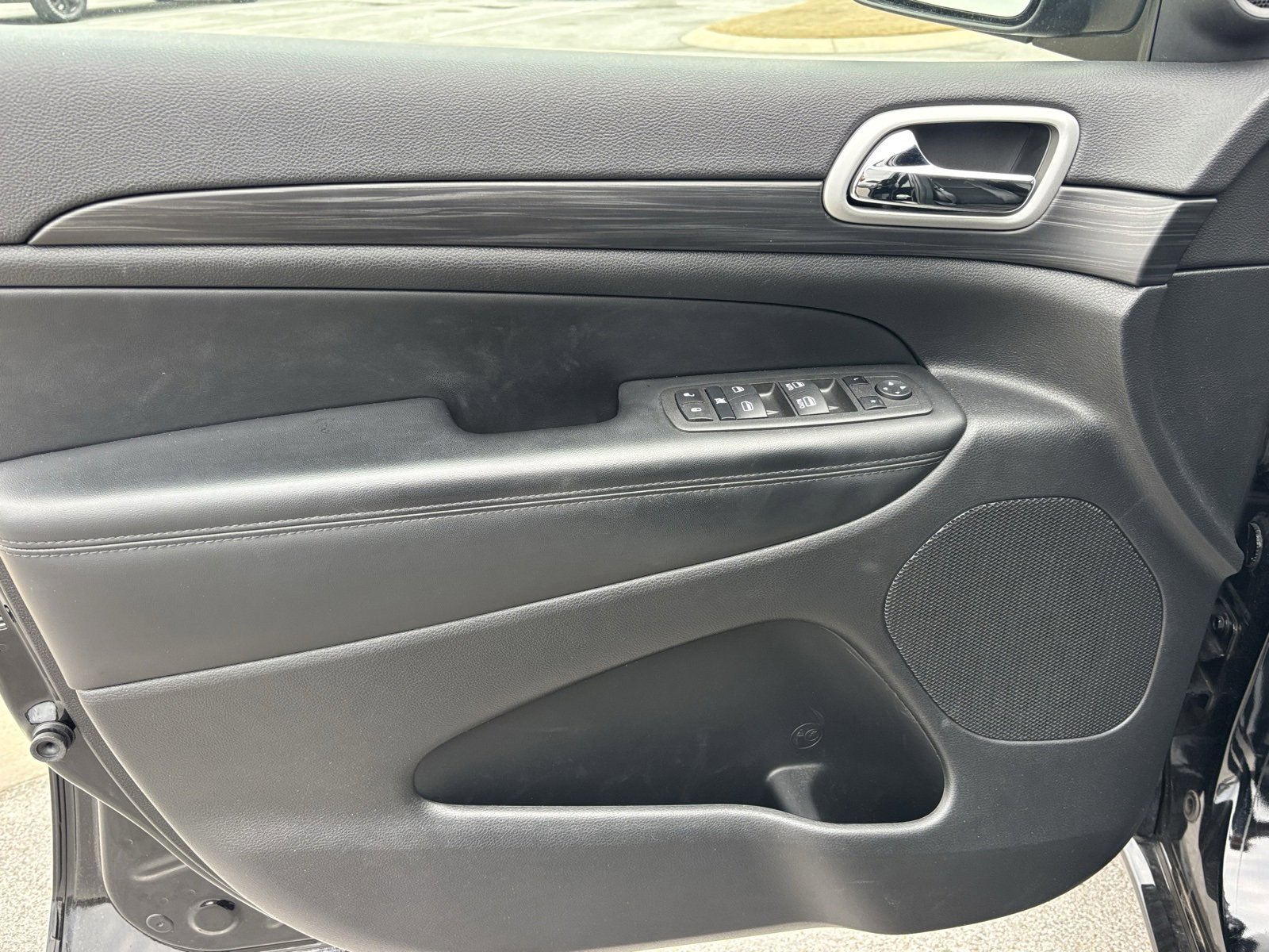 Used 2022 Jeep Grand Cherokee Laredo X image 10