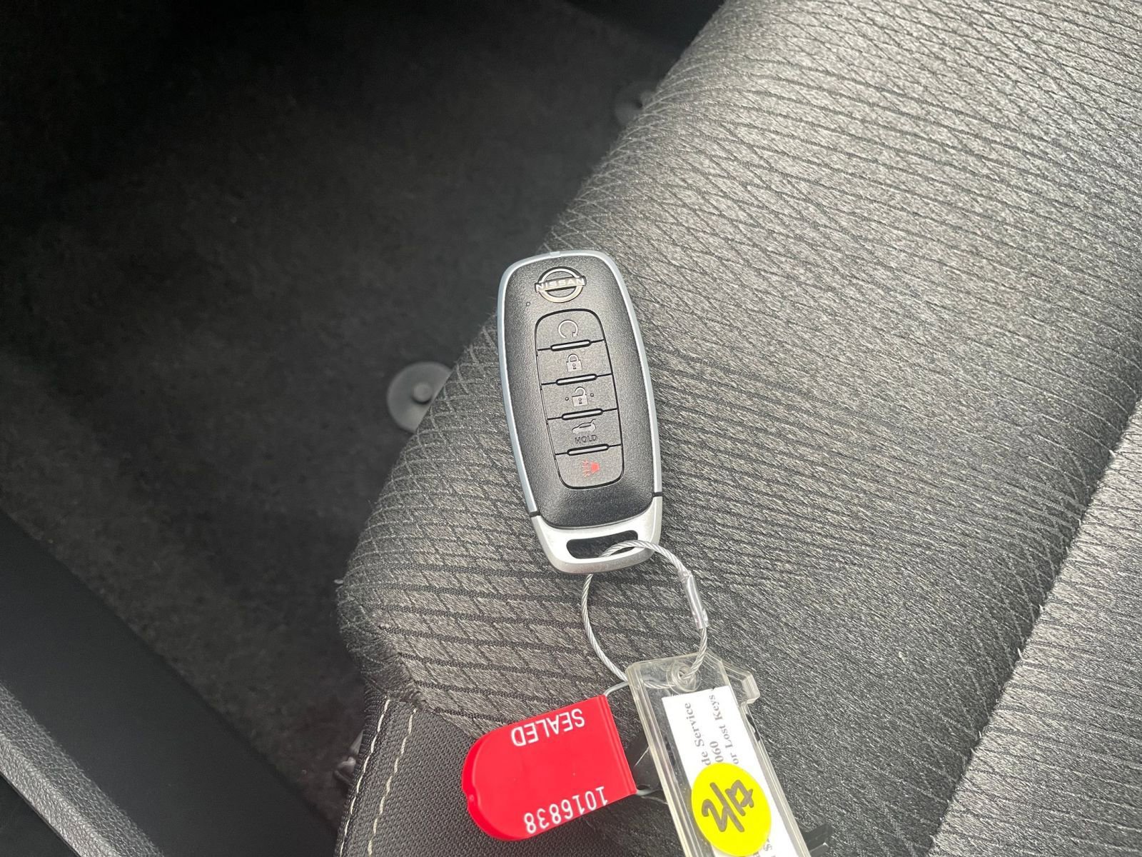 Used 2025 Nissan Rogue SV image 21