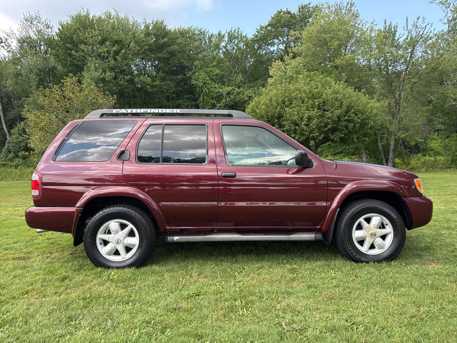 Used 2002 Nissan Pathfinder SE AWD/4WD image 24