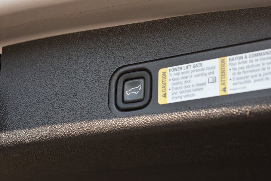Used 2008 GMC Yukon Denali image 39