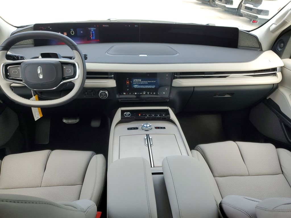 New 2025 Lincoln Navigator L Reserve image 16