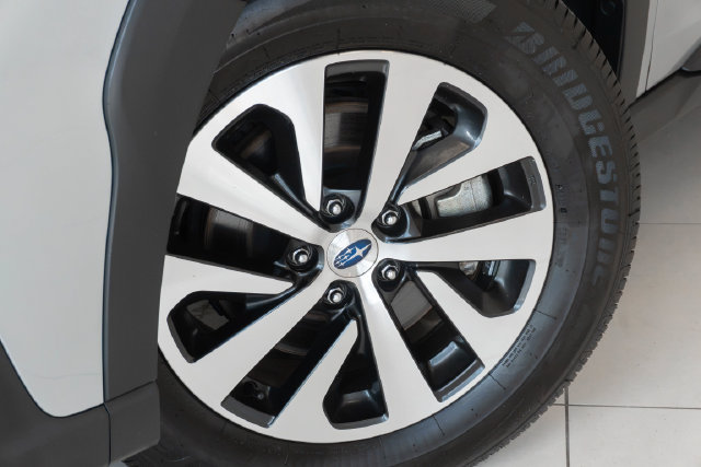 Used 2023 Subaru Outback Premium AWD/4WD image 2