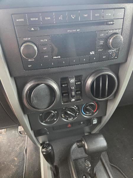 Used 2008 Jeep Wrangler Unlimited X image 9