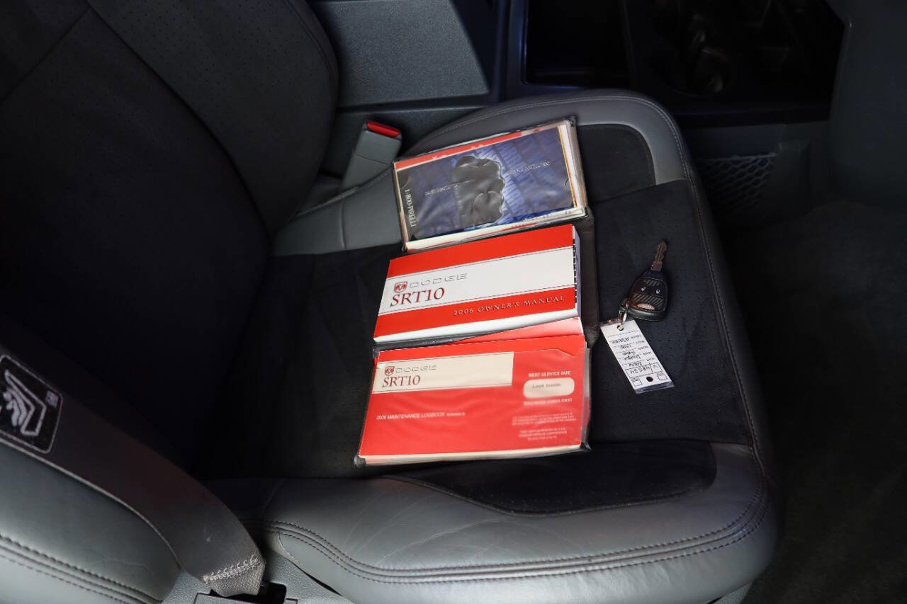 Used 2006 Dodge Ram 1500 Truck 2WD Quad Cab w/ Communication Pkg image 27