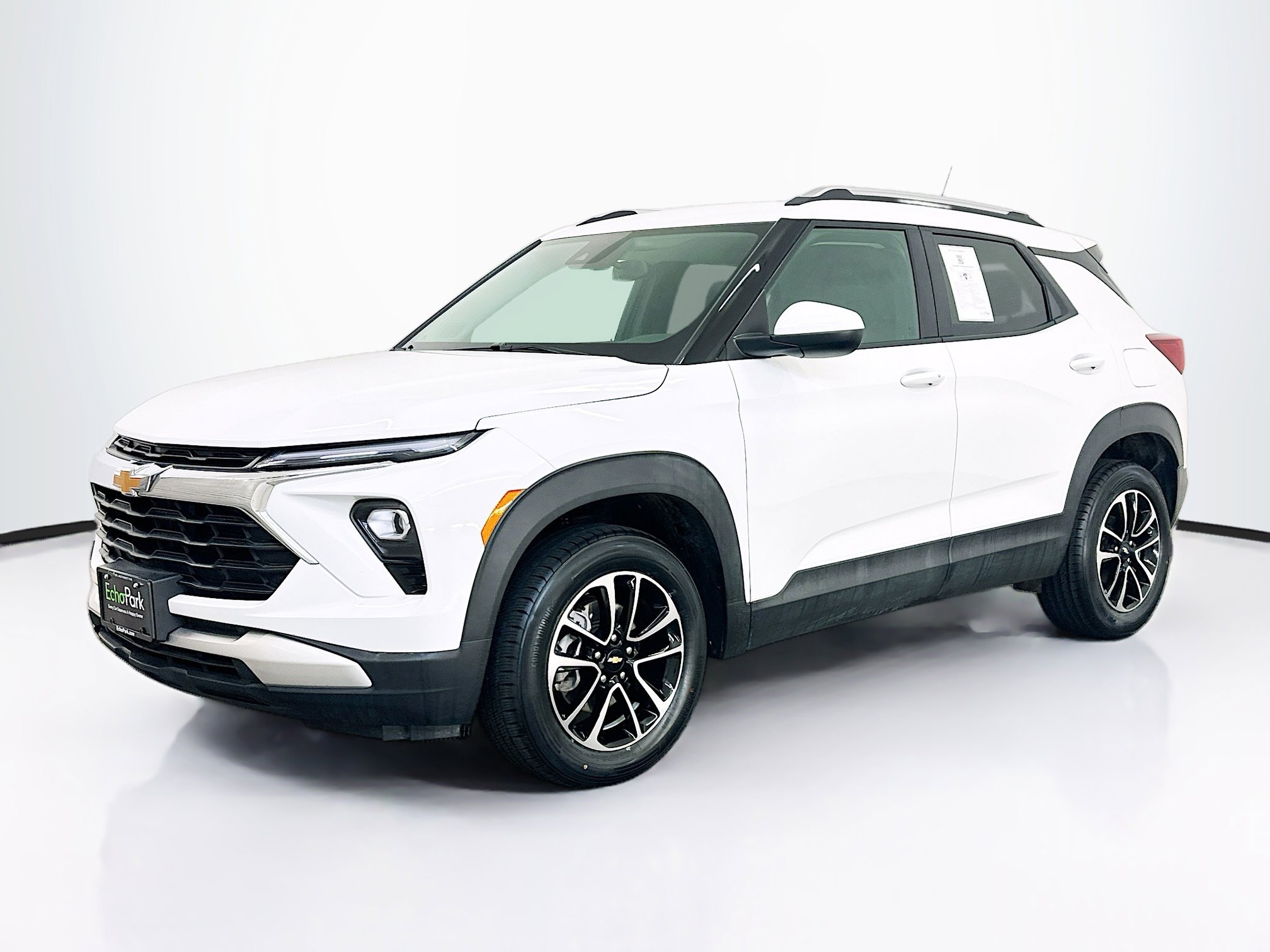 Used 2025 Chevrolet TrailBlazer LT image 3