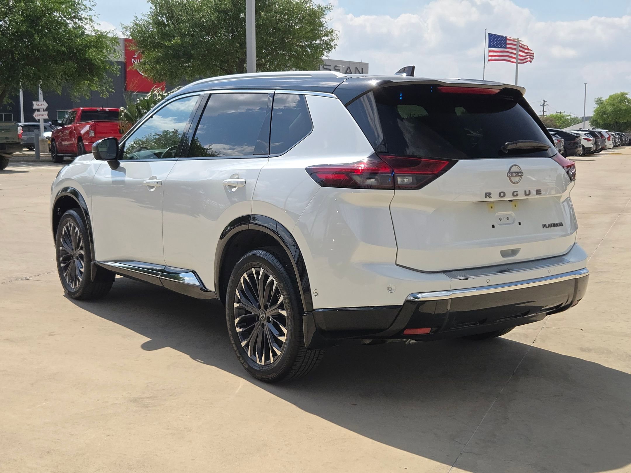 Certified 2024 Nissan Rogue Platinum w/ Platinum Premium Package image 6