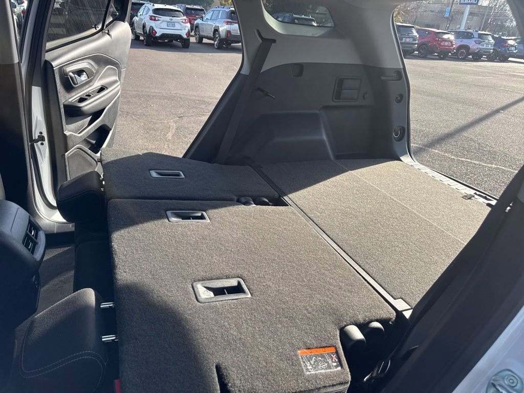 Used 2022 GMC Terrain SLE image 16