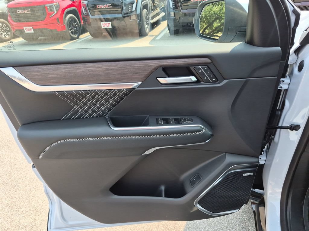 New 2027 GMC Acadia Denali w/ LPO, Floor Liner Package FWD image 17