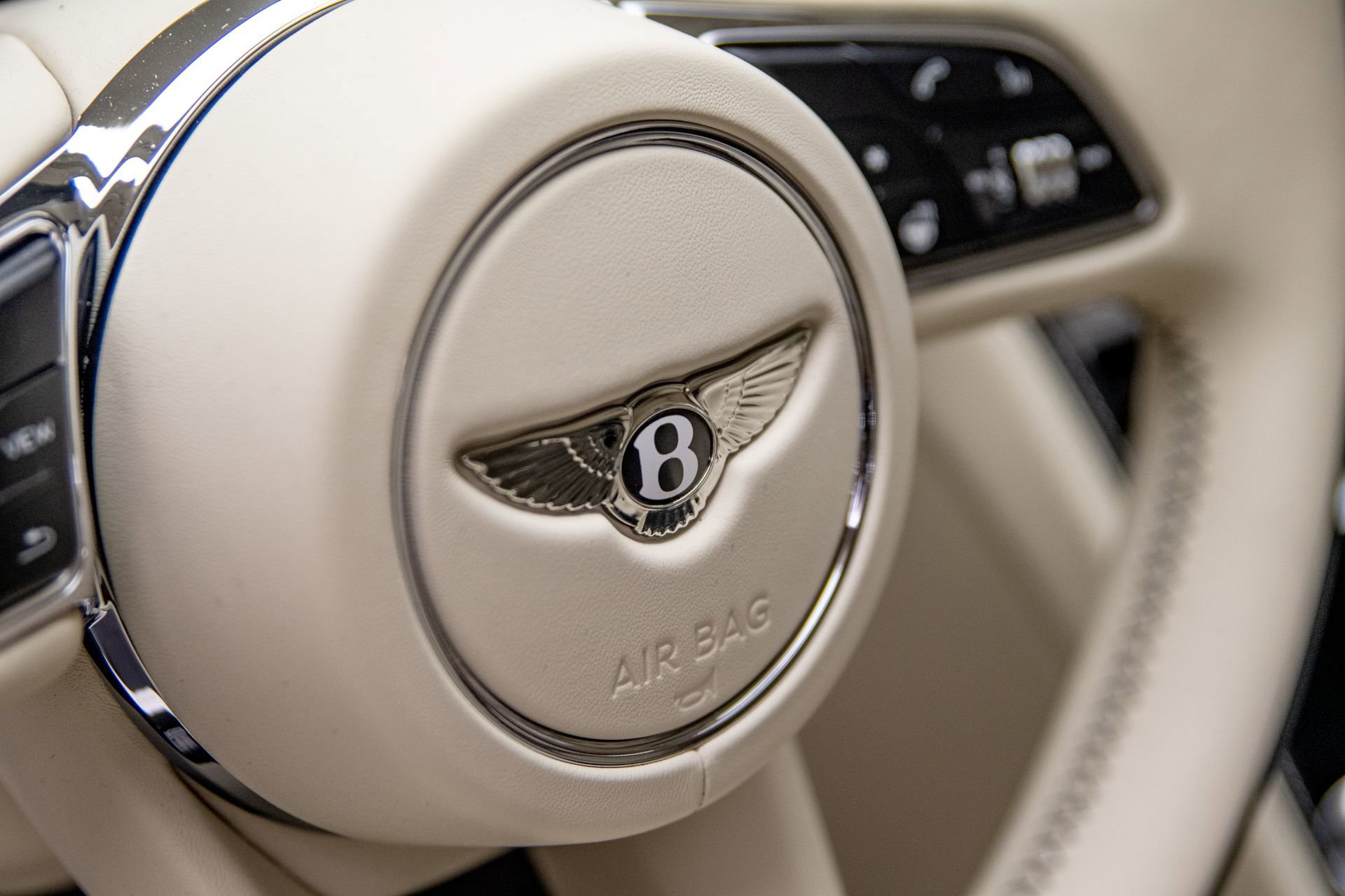 New 2026 Bentley Flying Spur Plug-In Hybrid image 13
