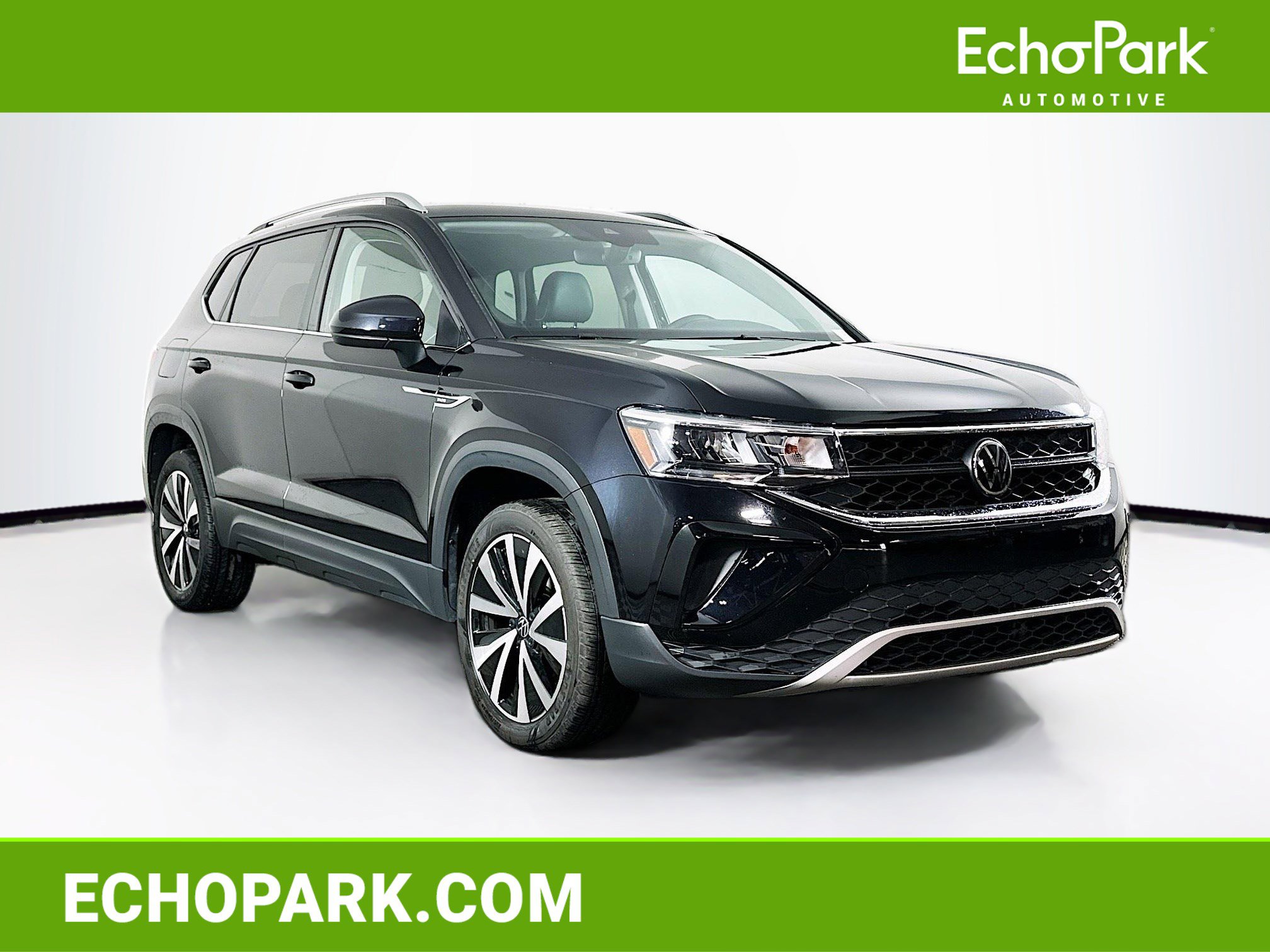 Used 2024 Volkswagen Taos SE image 1