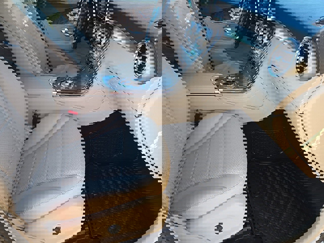 Used 2018 Mercedes-Benz GLC 300 4MATIC image 38