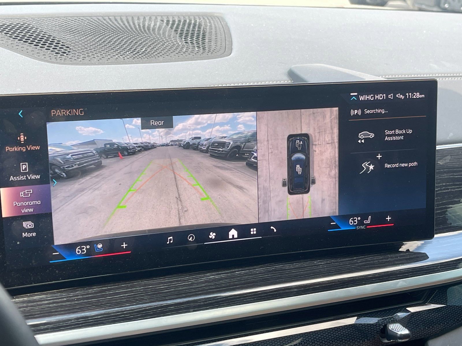 Used 2024 BMW X7 xDrive40i w/ Executive Package image 24