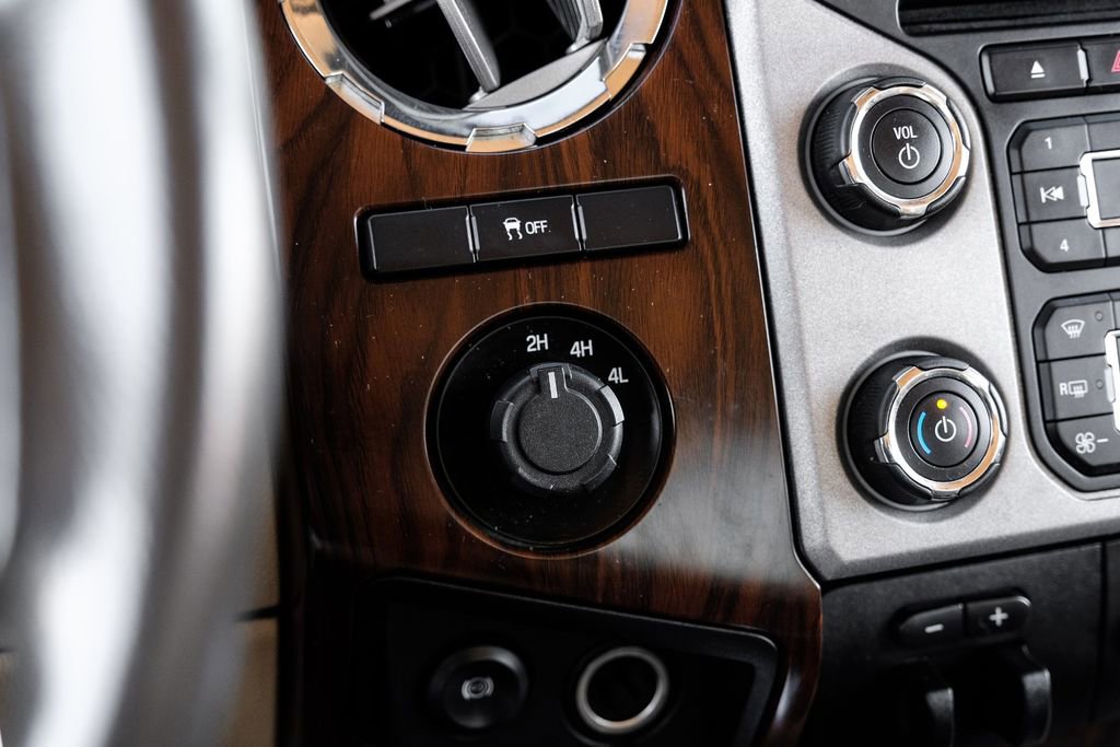 Used 2015 Ford F350 Lariat w/ Lariat Ultimate Package image 25