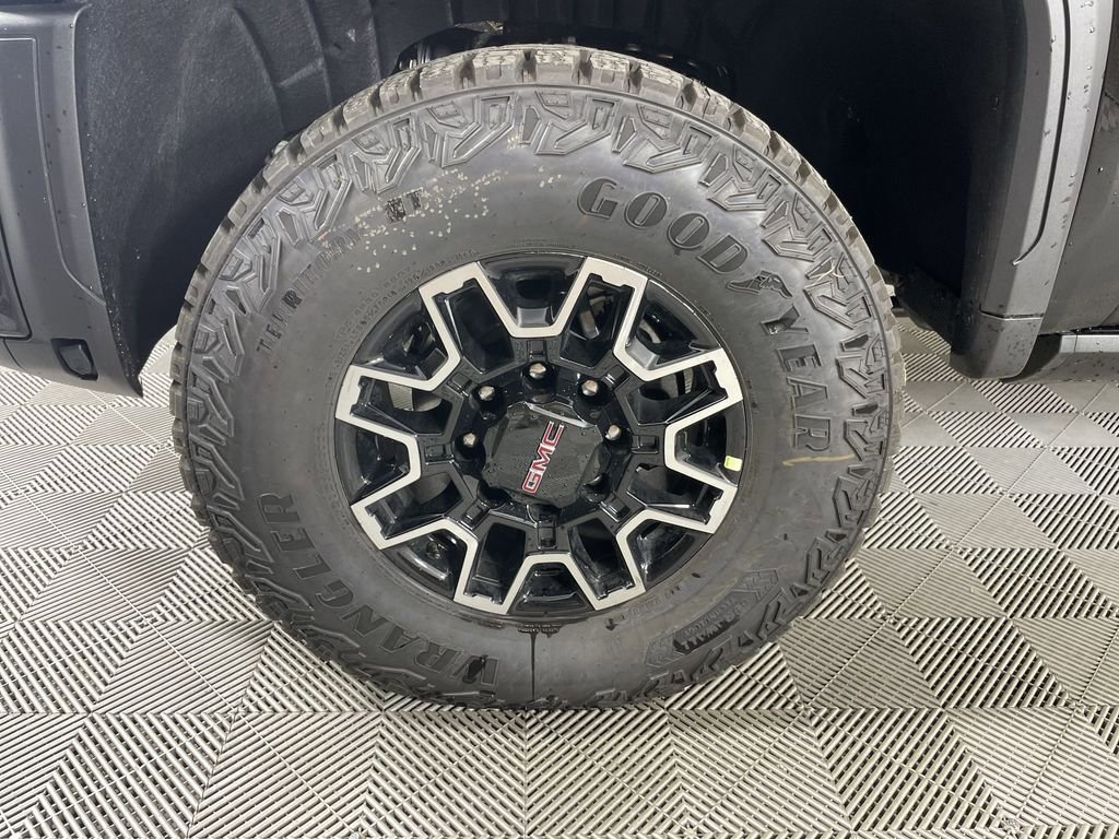 Used 2024 GMC Sierra 2500 AT4X image 34