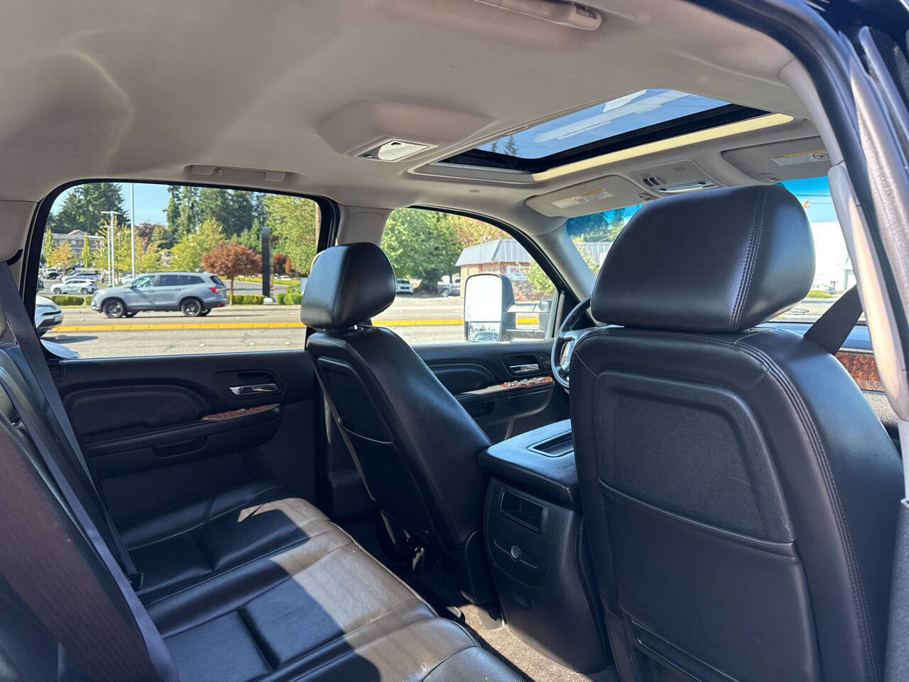 Used 2011 GMC Sierra 3500 Denali image 19