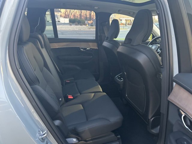 Certified 2025 Volvo XC90 B6 Plus image 13