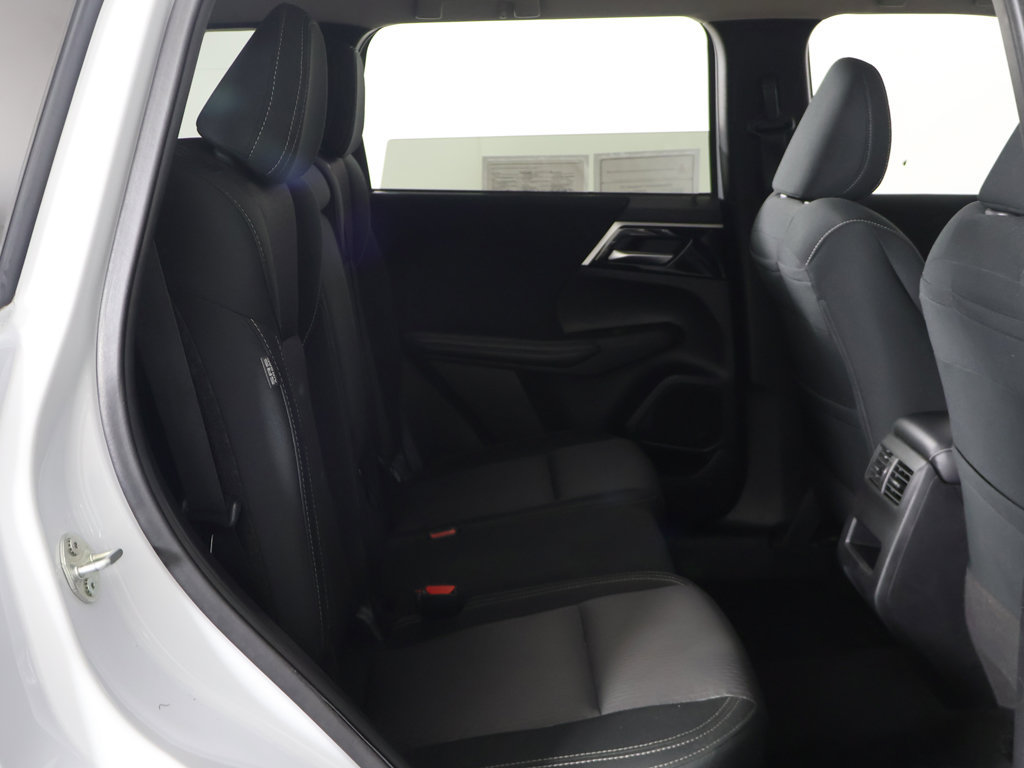 Used 2024 Mitsubishi Outlander ES AWD/4WD image 27