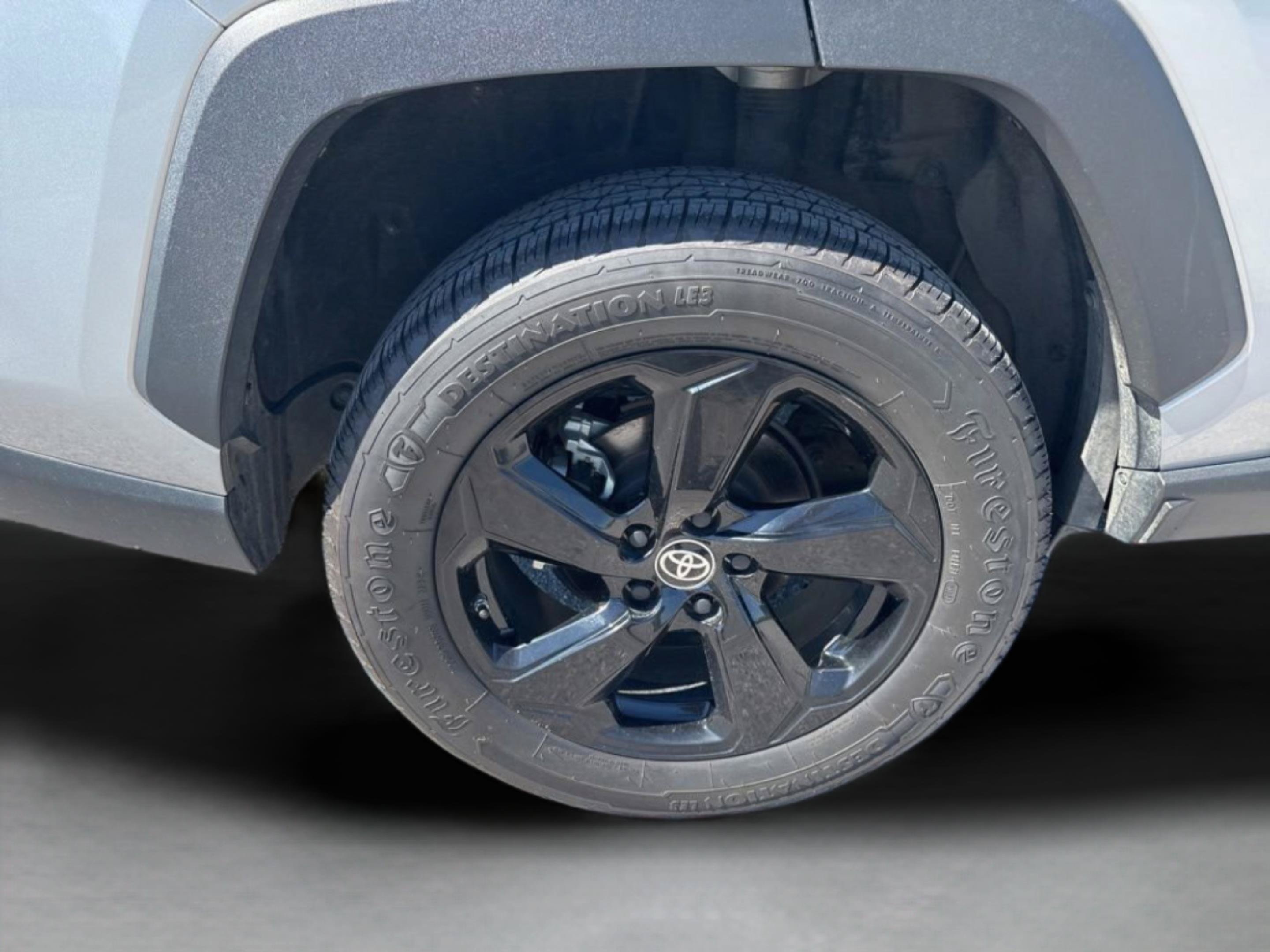 Used 2024 Toyota RAV4 LE FWD image 33