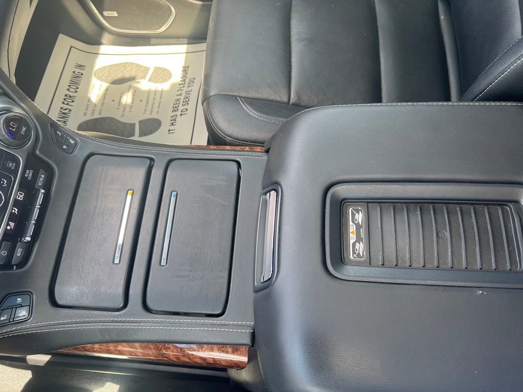 Used 2019 Chevrolet Suburban Premier image 16