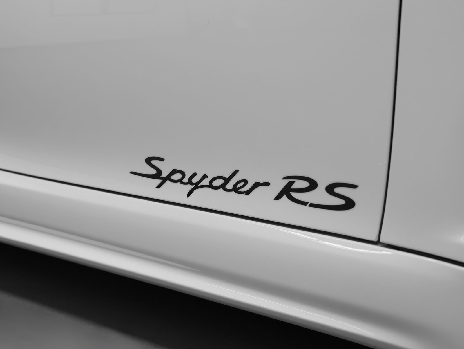 Certified 2025 Porsche 718 Boxster Spyder RS RWD image 24