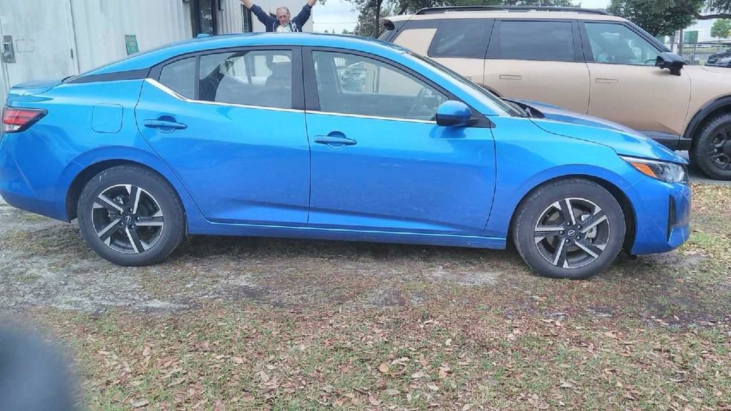 Used 2024 Nissan Sentra SV FWD image 7