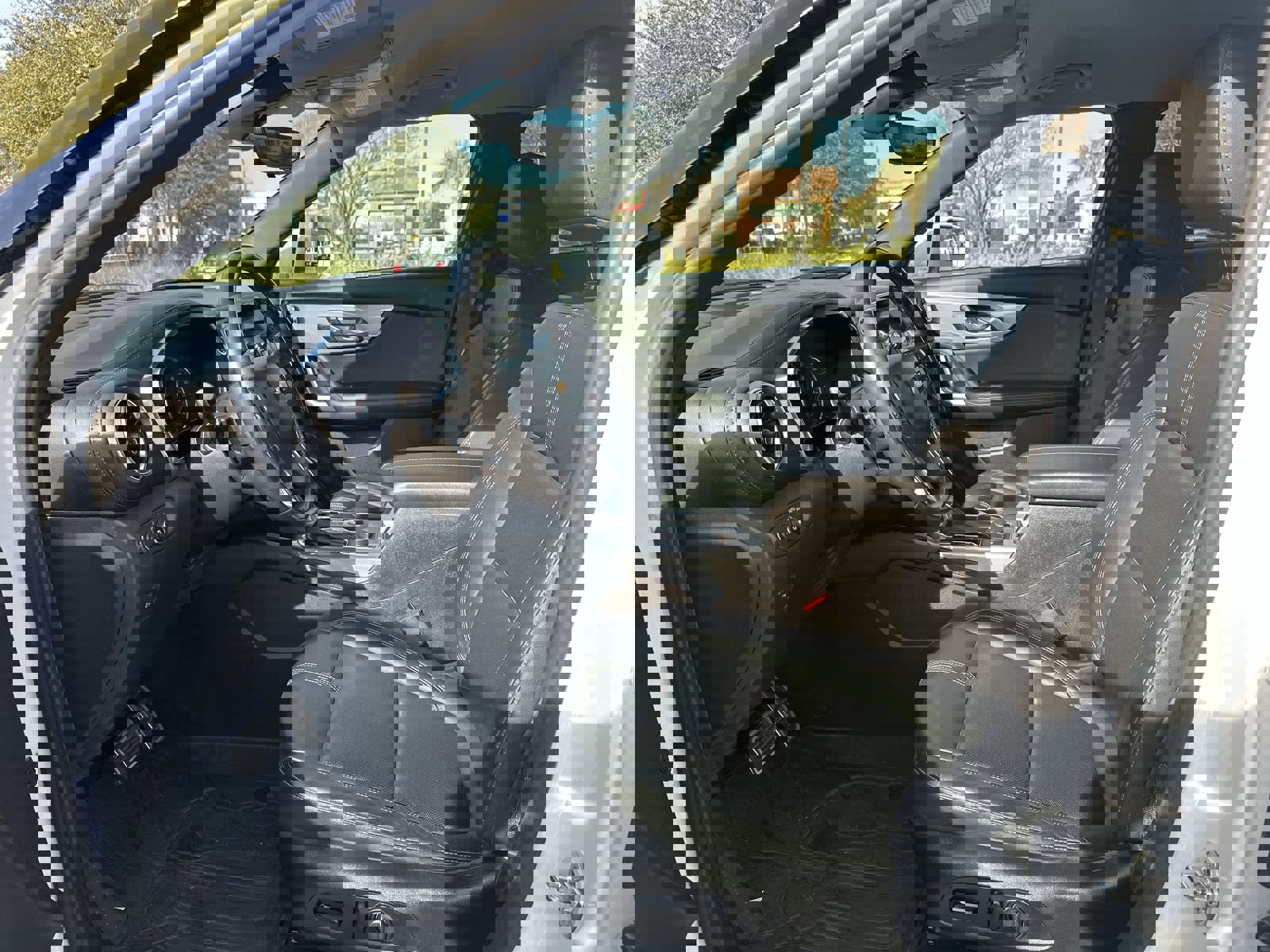 Used 2019 Chevrolet Blazer LT w/ Sound & Technology Package image 16