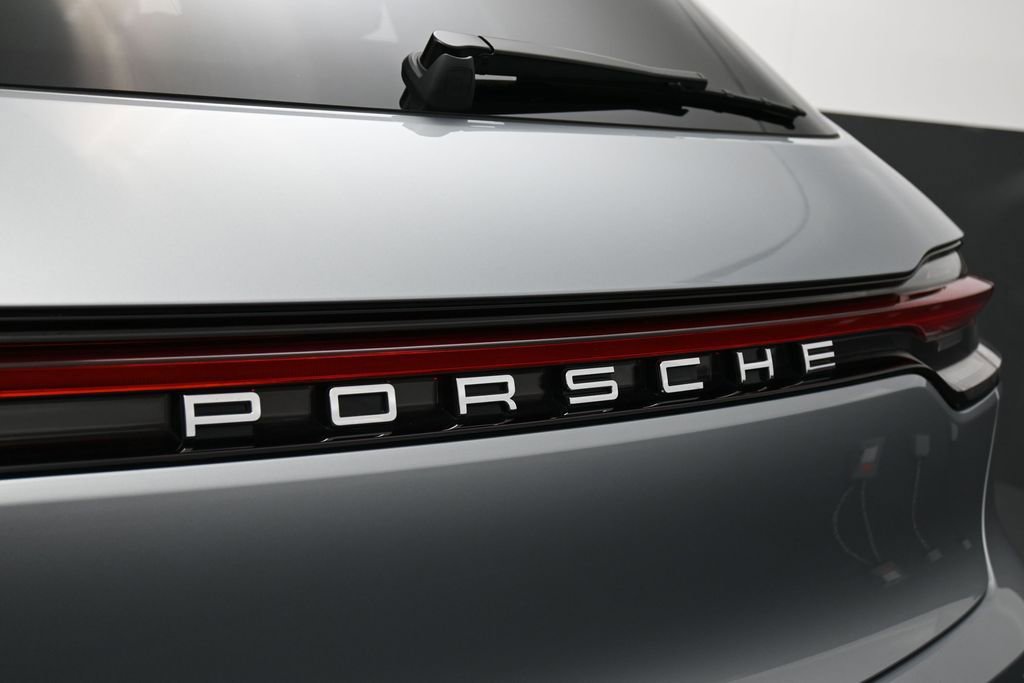 Certified 2026 Porsche Macan AWD/4WD image 14
