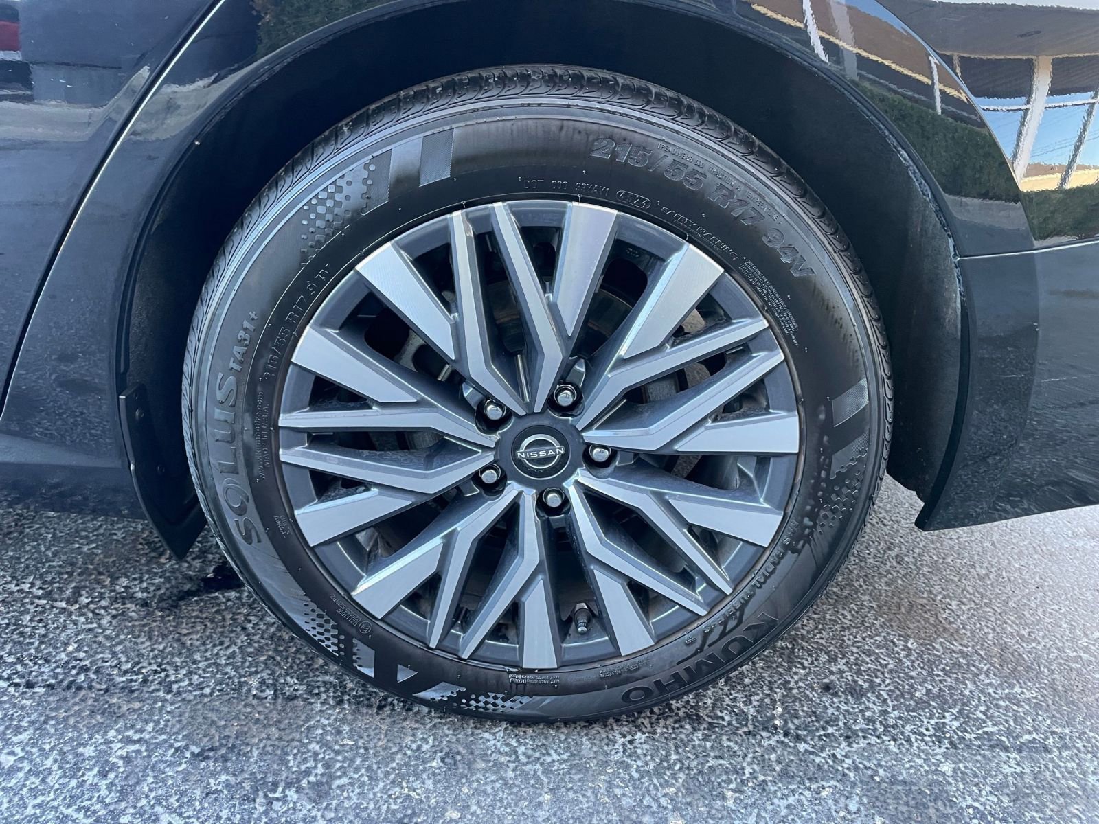 Used 2025 Nissan Altima 2.5 SV image 29