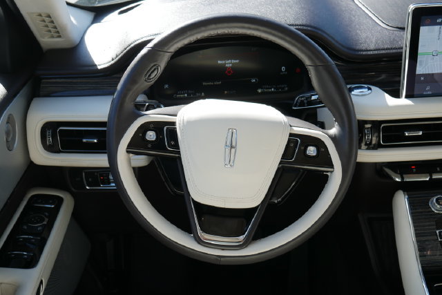 Used 2023 Lincoln Aviator Black Label w/ Dynamic Handling Package AWD/4WD image 18