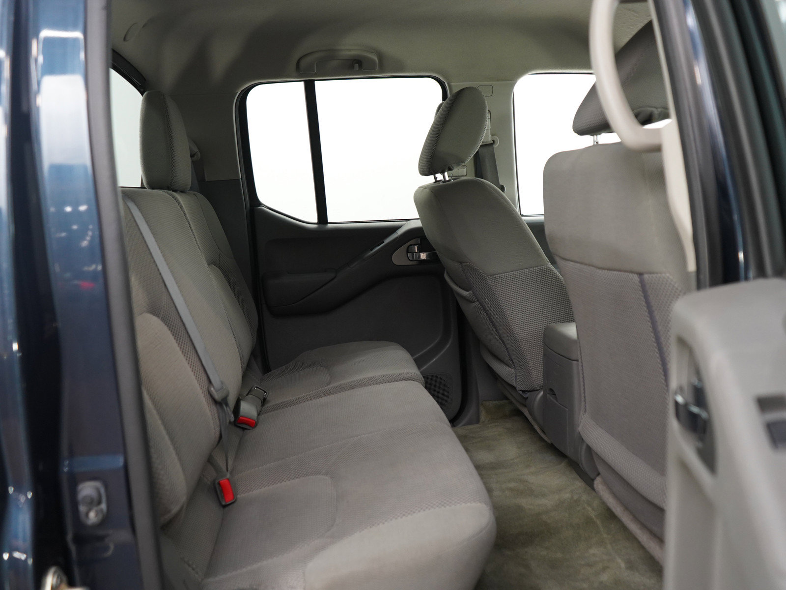 Used 2016 Nissan Frontier SV AWD/4WD image 12
