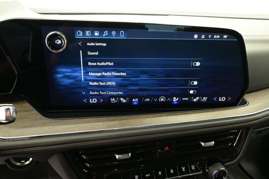 Used 2025 Chevrolet Suburban High Country AWD/4WD image 35