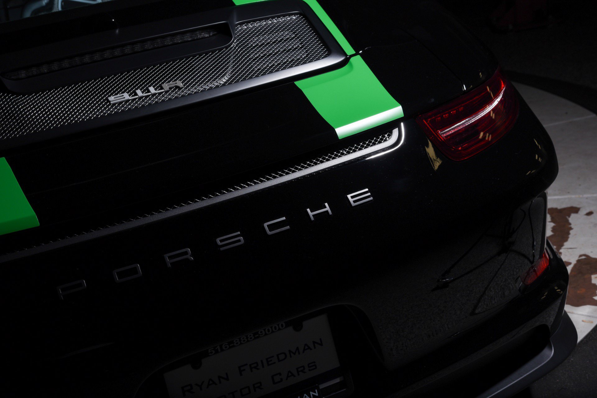 Used 2016 Porsche 911 R RWD image 12