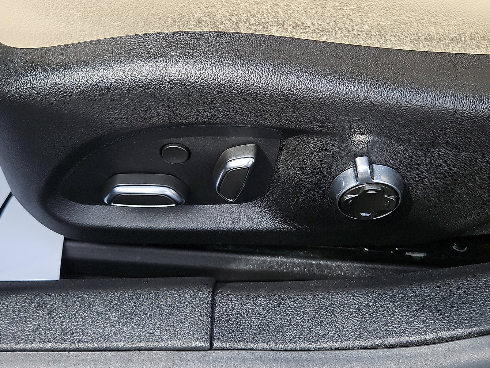 Certified 2025 Cadillac CT5 Premium Luxury w/ Sun And Sound Package image 27