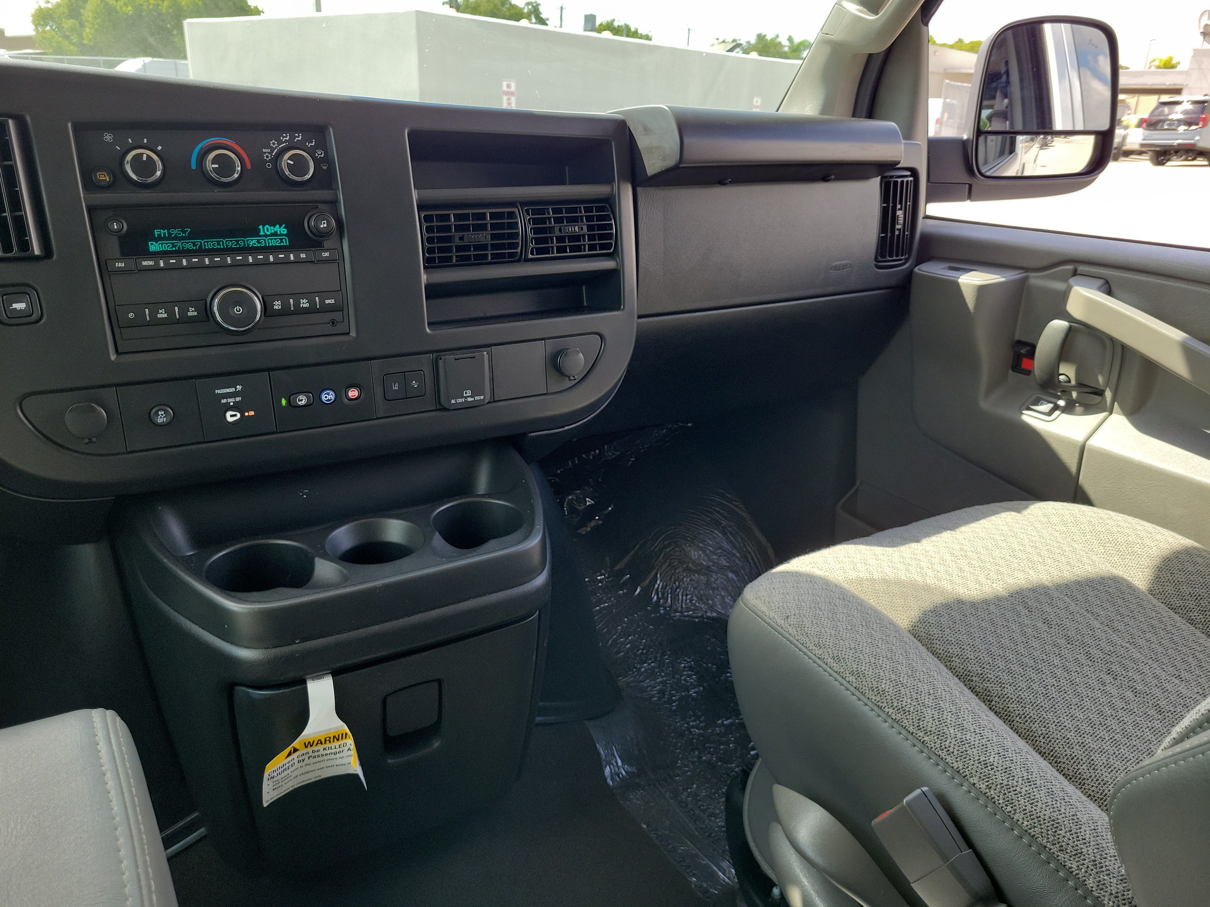Used 2025 Chevrolet Express 3500 LT w/ LT Preferred Equipment Group RWD image 18