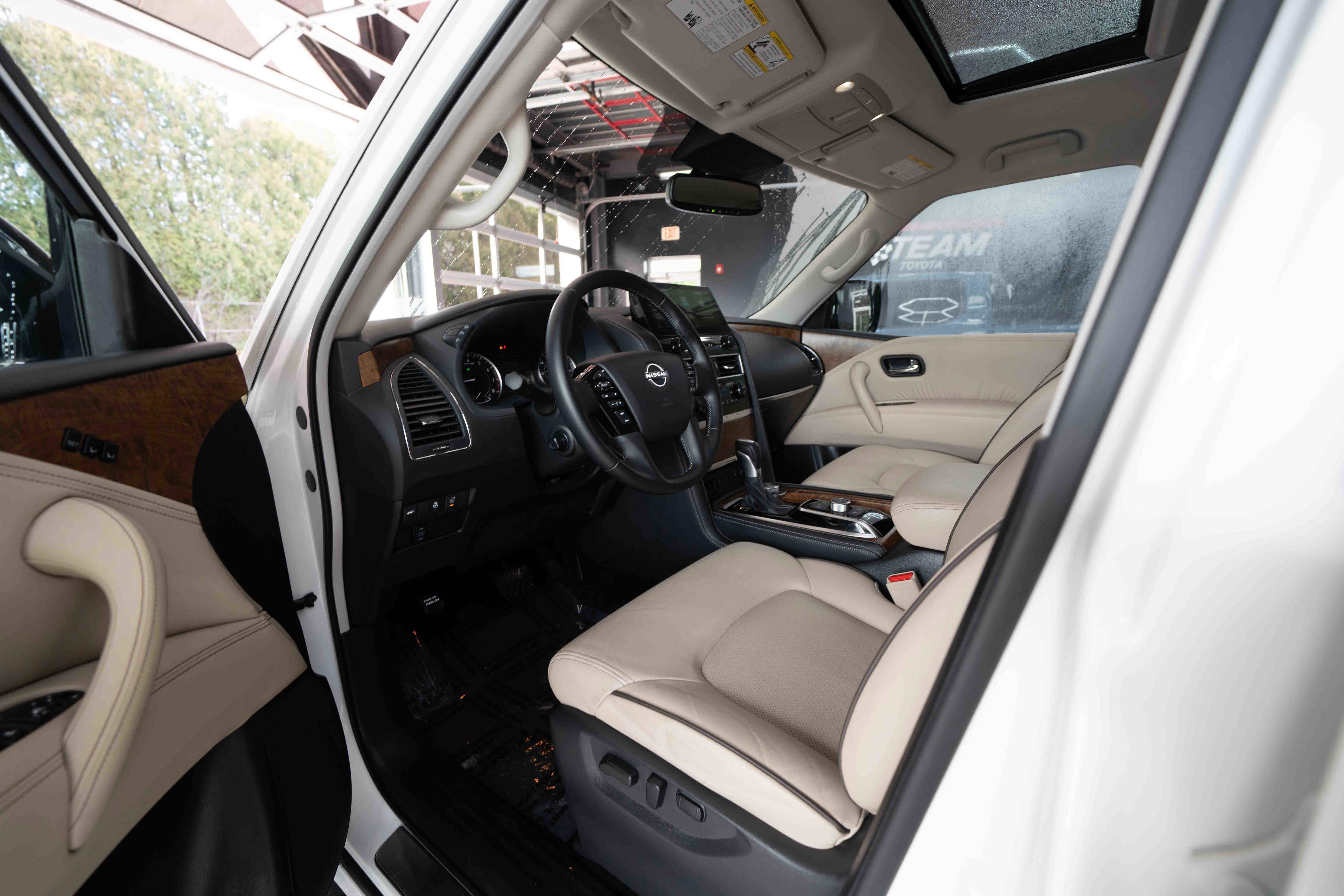 Used 2024 Nissan Armada SL w/ Captain's Chairs Package image 8