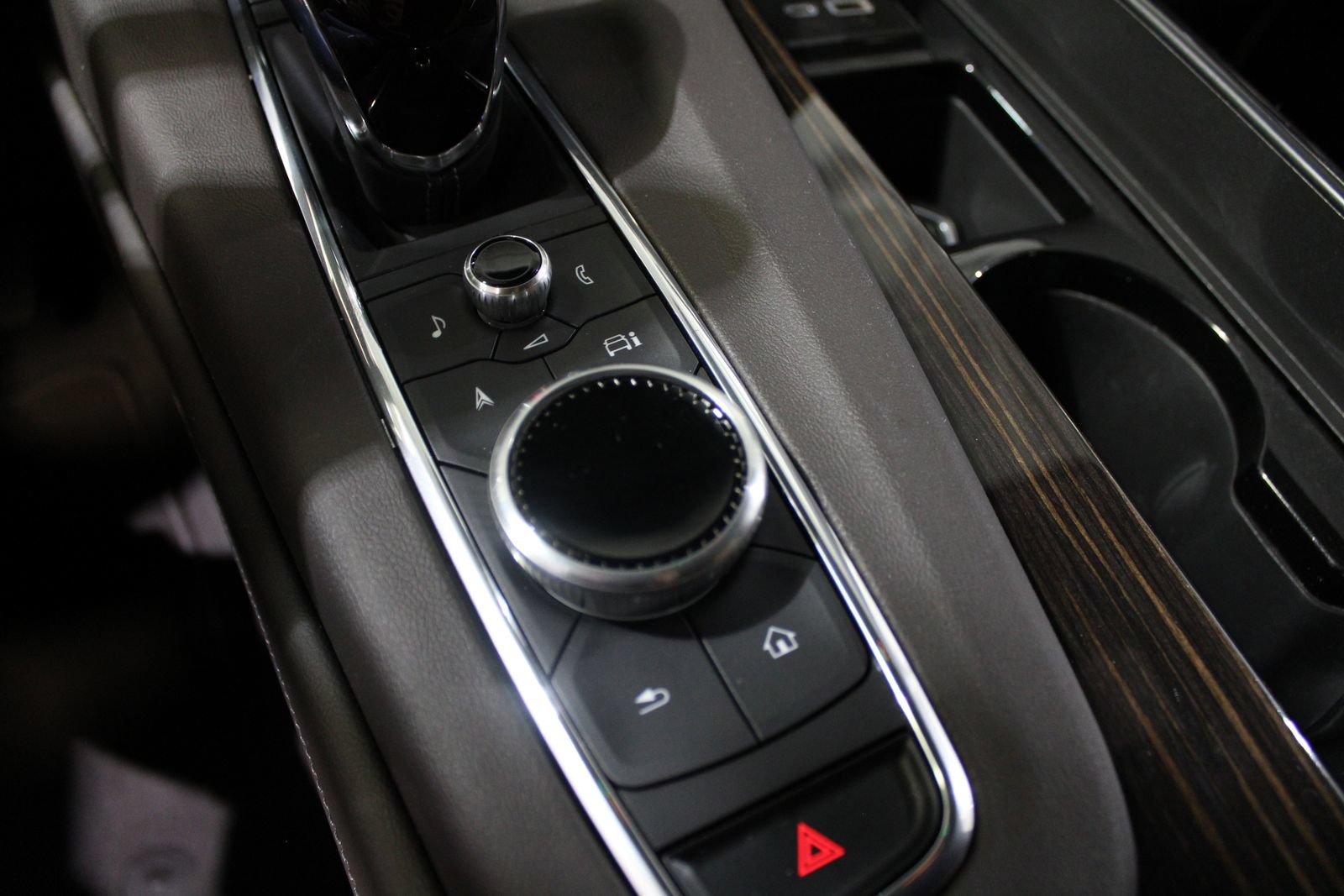 Used 2023 Cadillac Escalade ESV Premium Luxury w/ Performance Package AWD/4WD image 46