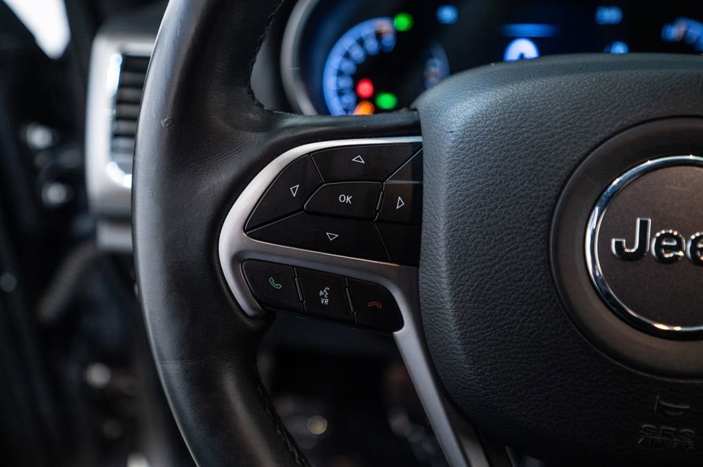 Used 2019 Jeep Grand Cherokee Laredo w/ Security & Convenience Group AWD/4WD image 19